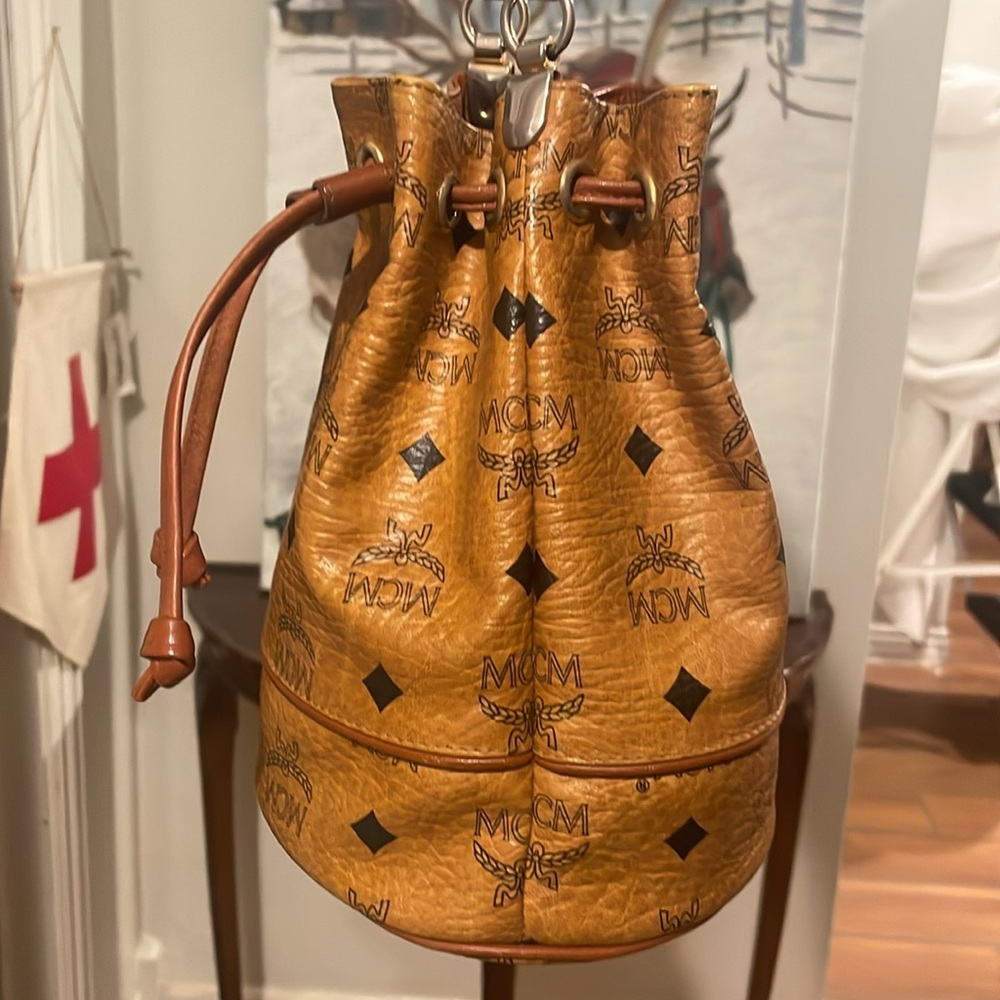 💥FLASH SALE!! MCM RARE Mini Bucket Drawstring Bag EUC w dust bag no call outs - Picture 9 of 9